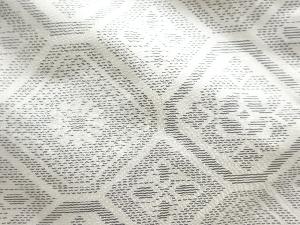 アンティーク　花菱模様織り出し本場白大島紬着物